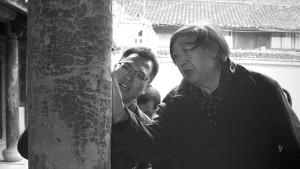 冯骥才先生考察半浦古村建筑